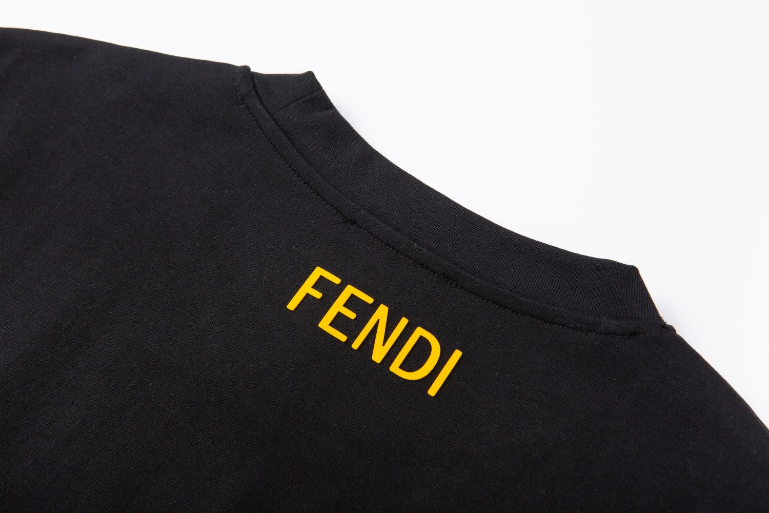 FENDI T SHIRT Casper Dripp